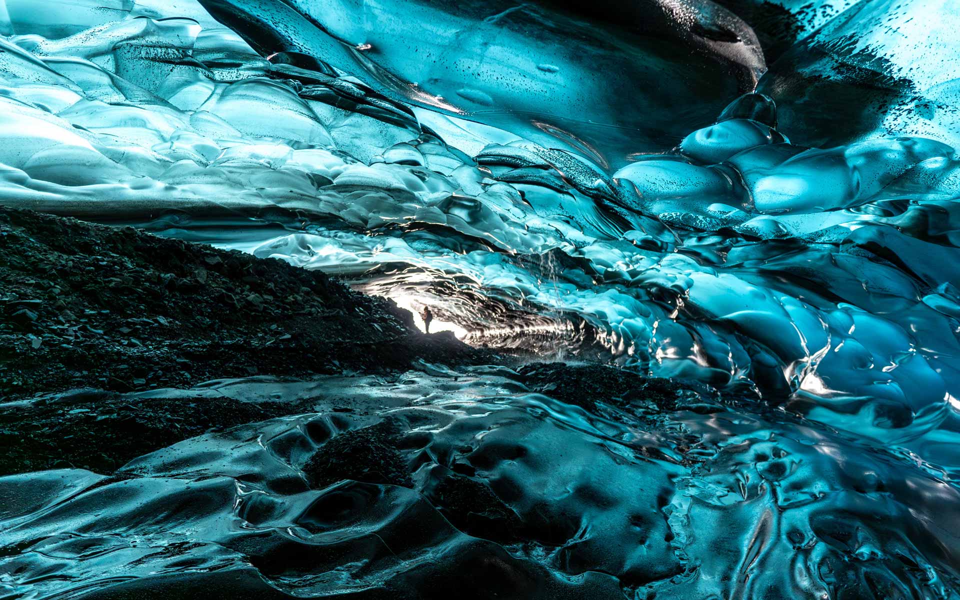 Adventures Dream — ice cave and glacier hike on Vatnajökull